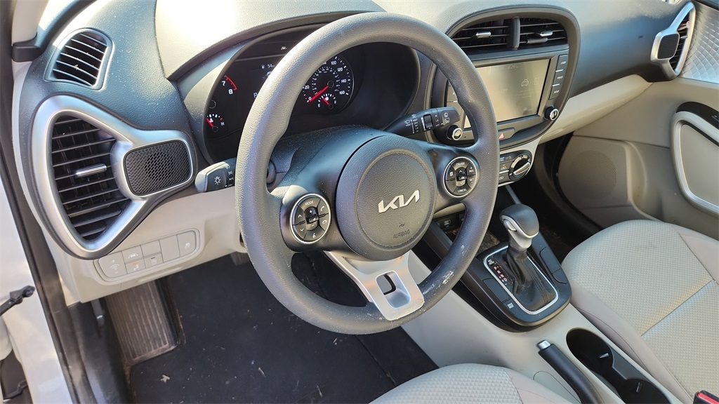 2022 Kia Soul LX photo 17