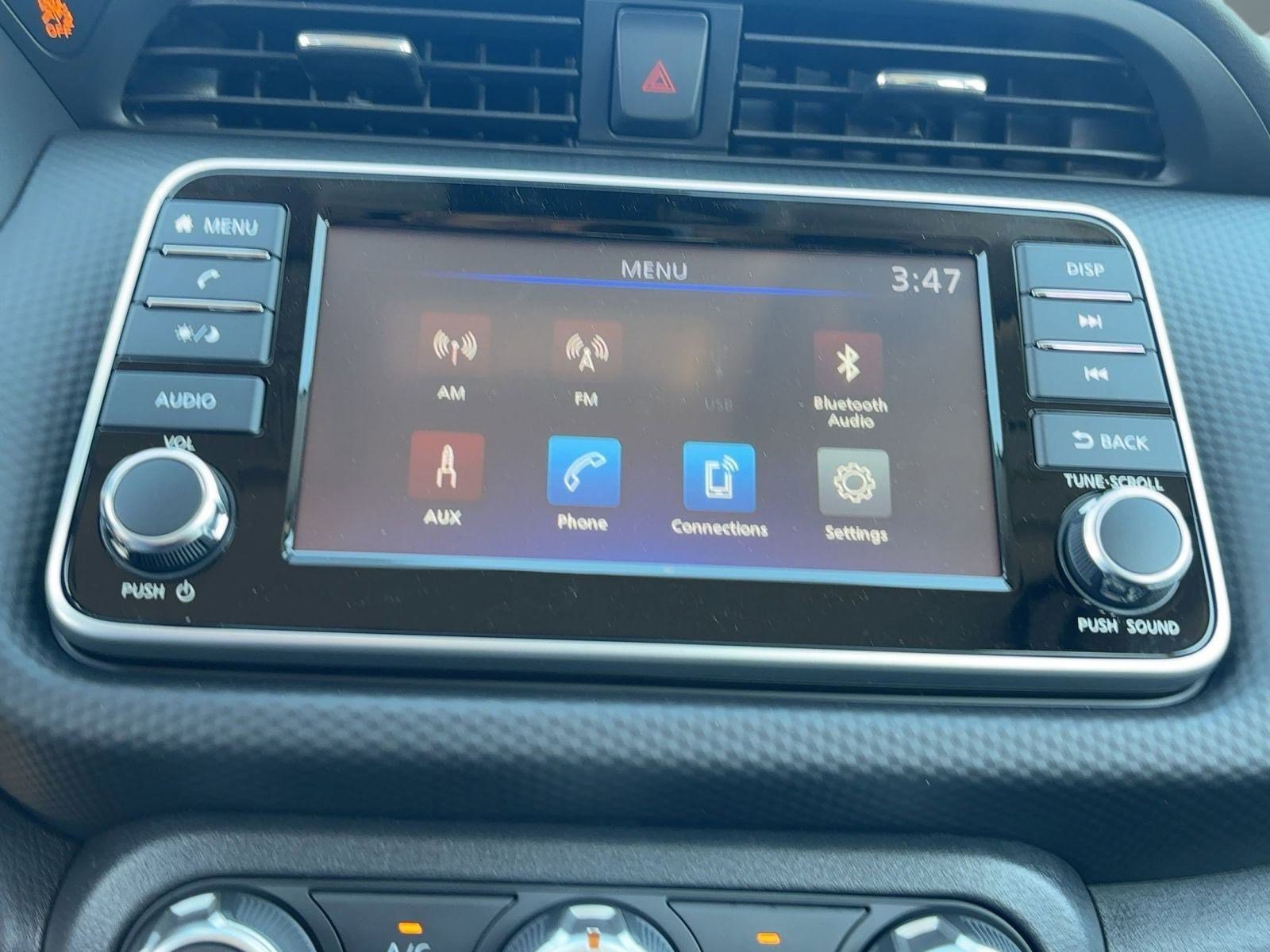 2025 Nissan Kicks Play S photo 20