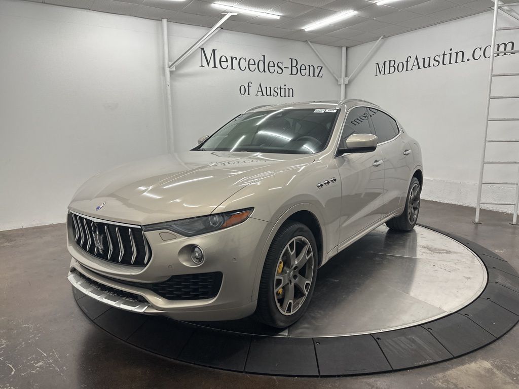 2017 Maserati Levante S photo 3