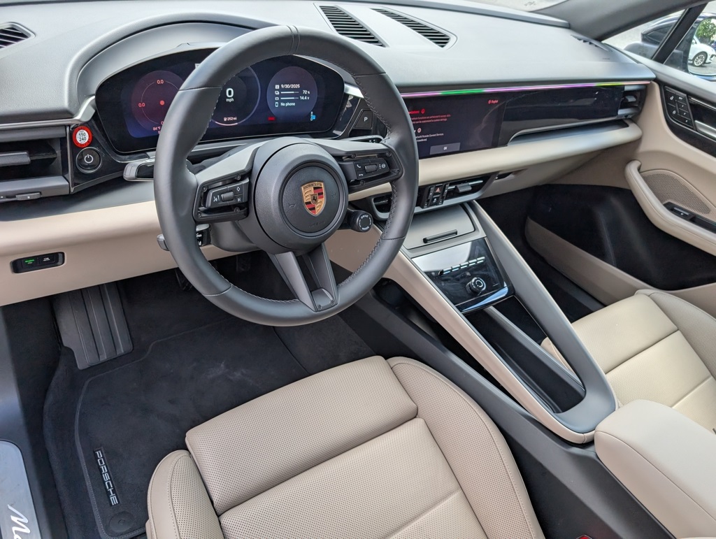 2025 Porsche Macan Electric photo 4