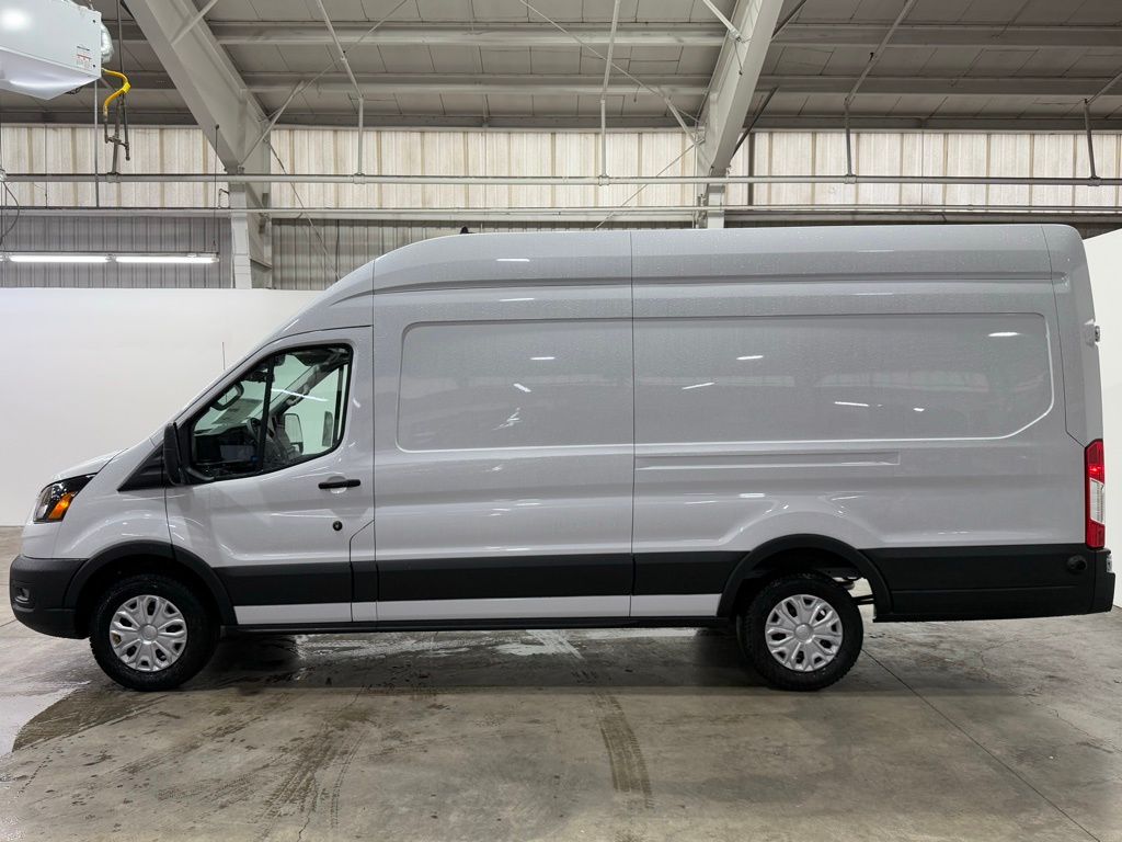 2024 Ford Transit photo 4