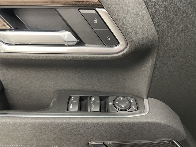 2026 Chevrolet Silverado 1500 LT photo 4