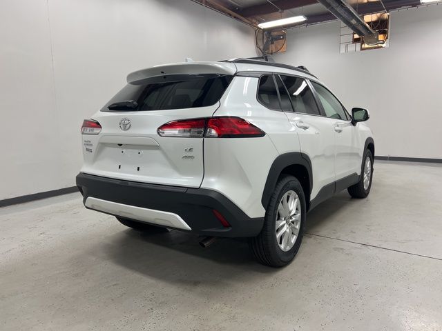 2024 Toyota Corolla Cross LE photo 4