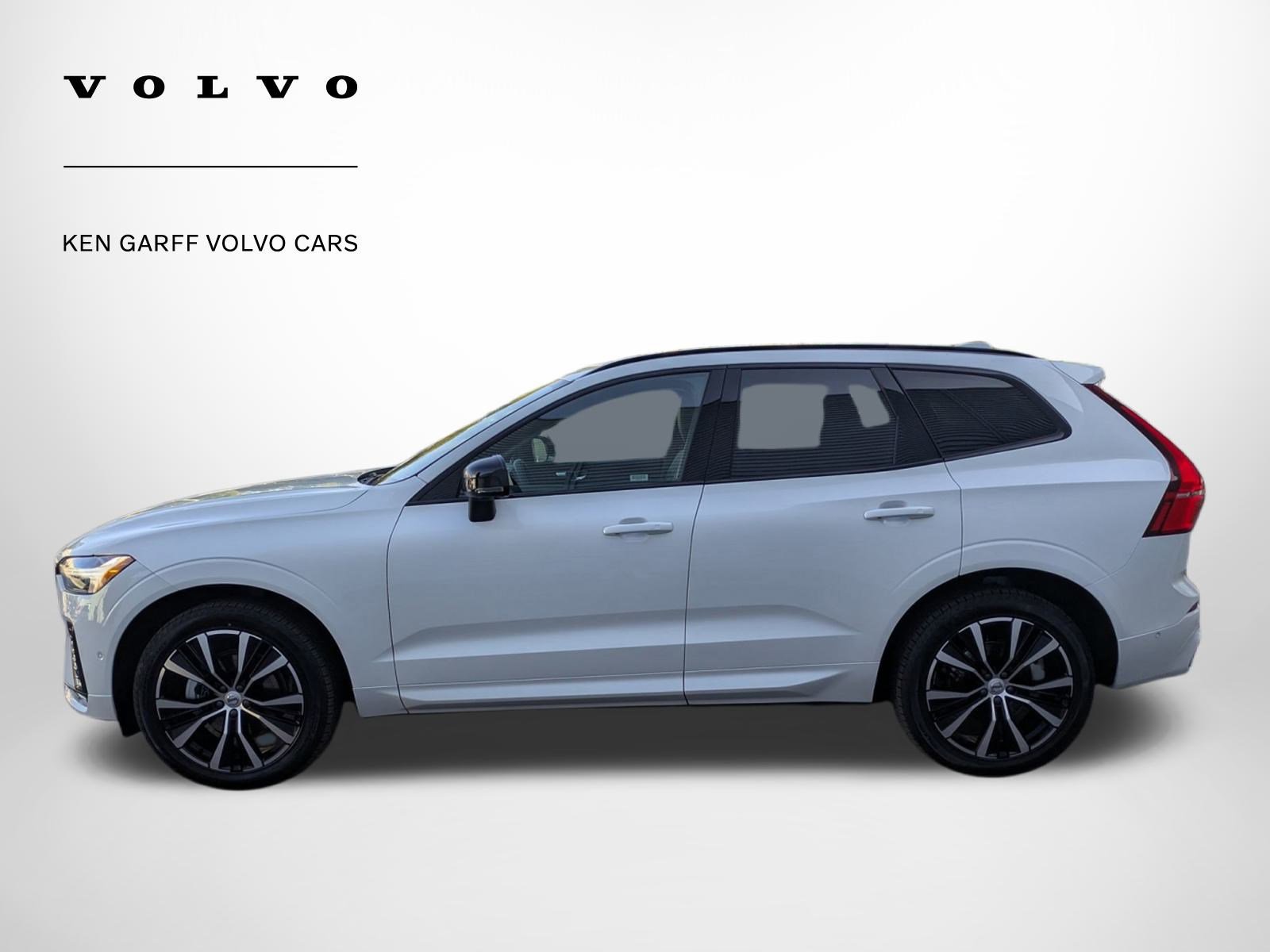 2025 Volvo XC60 Plus photo 6