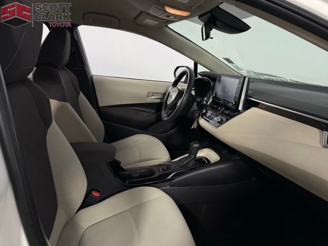 2021 Toyota Corolla LE photo 11