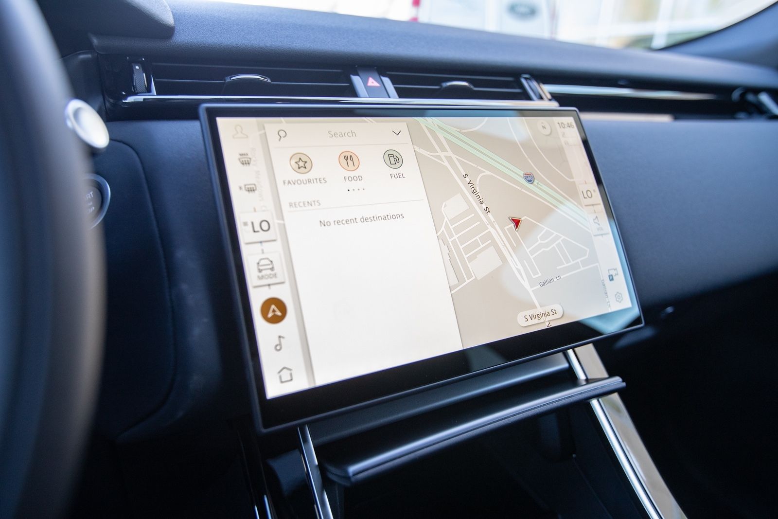 2025 Land Rover Range Rover Velar SE photo 15