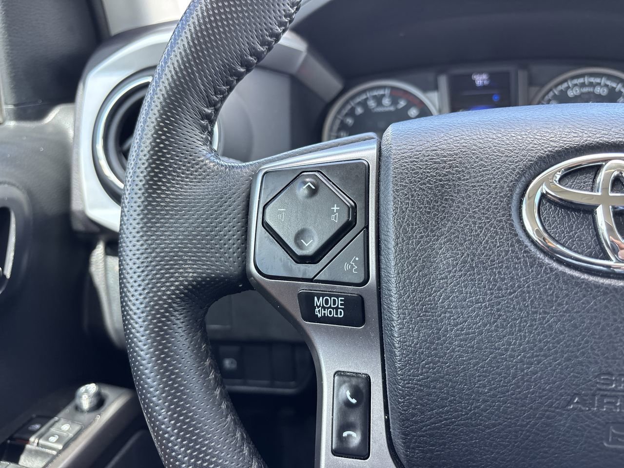 2023 Toyota Tacoma SR5 photo 26