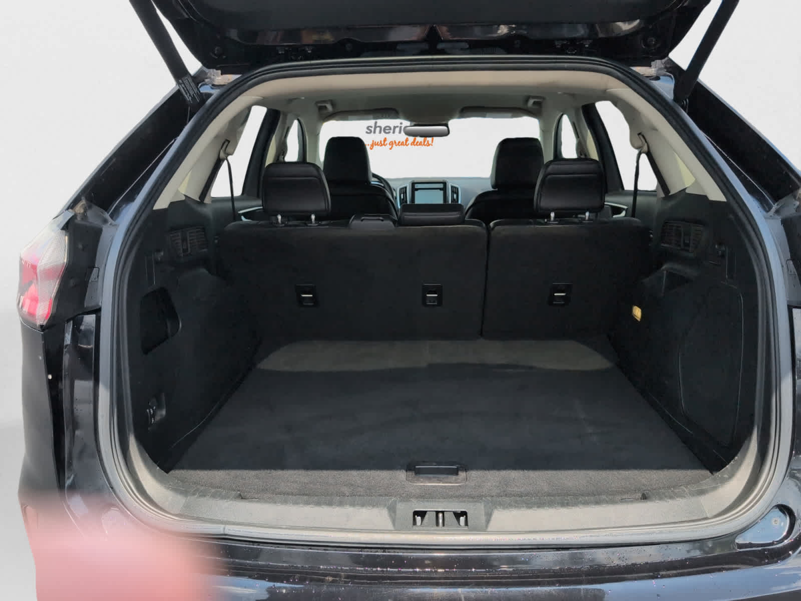 2021 Ford Edge Titanium photo 19