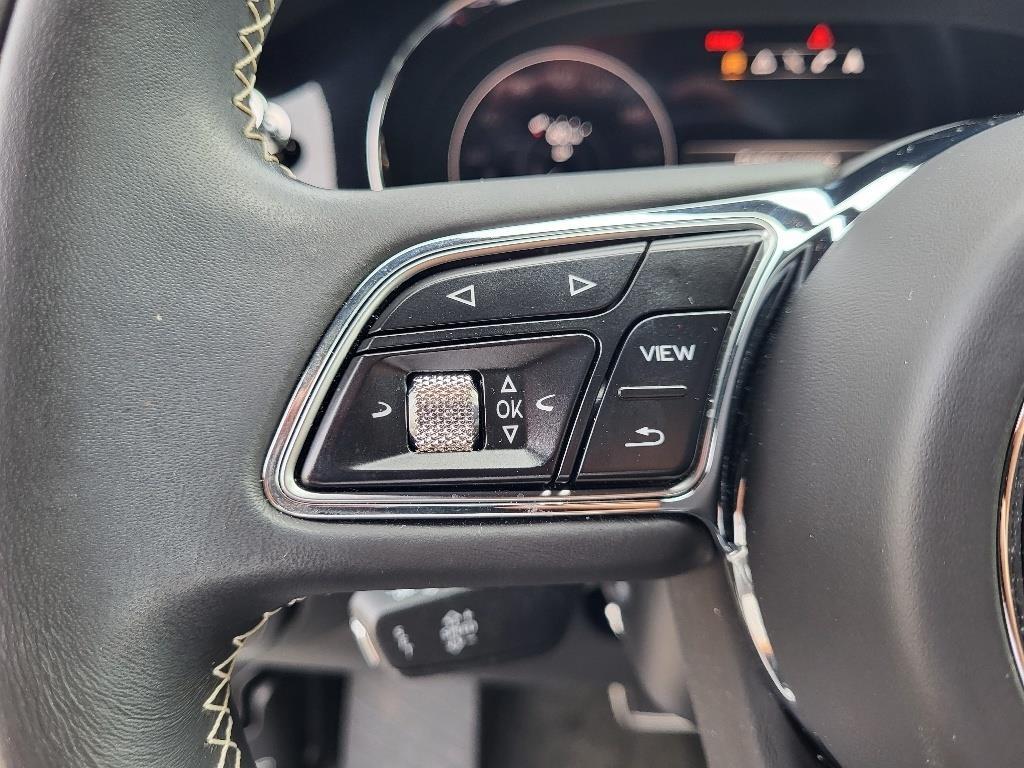 2021 Bentley Bentayga V8 photo 18