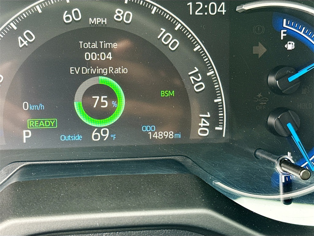 2025 Toyota RAV4 Hybrid XLE photo 18