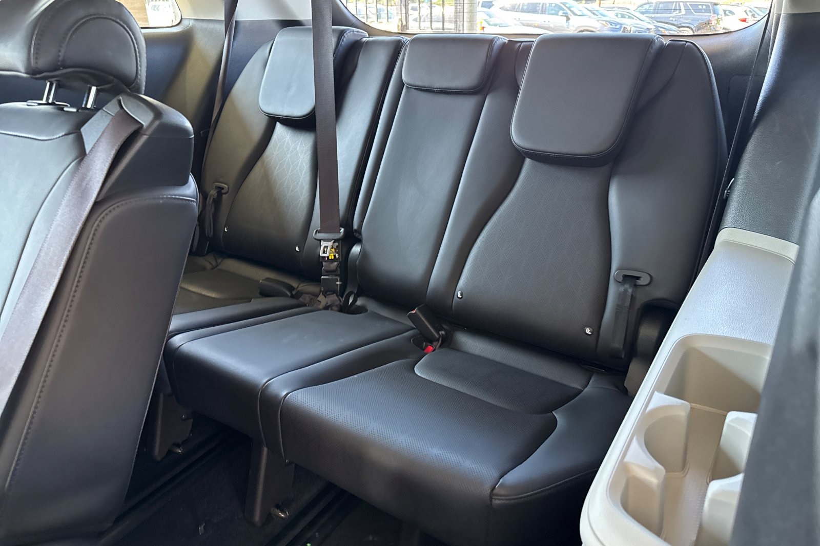 2024 Kia Carnival LX photo 13