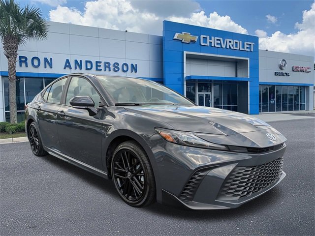 2025 Toyota Camry LE's photo