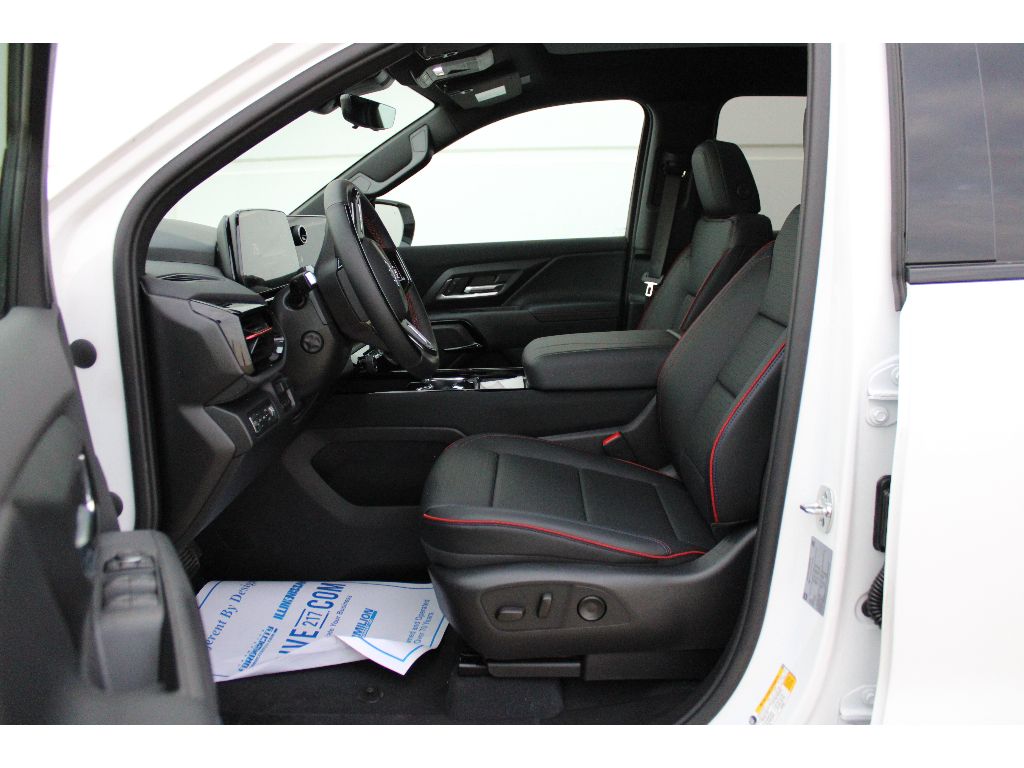 2025 Chevrolet Silverado EV RST photo 4