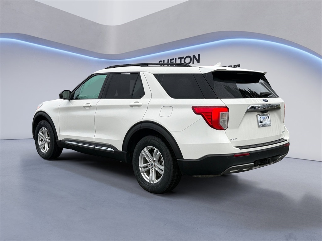 2022 Ford Explorer XLT photo 2