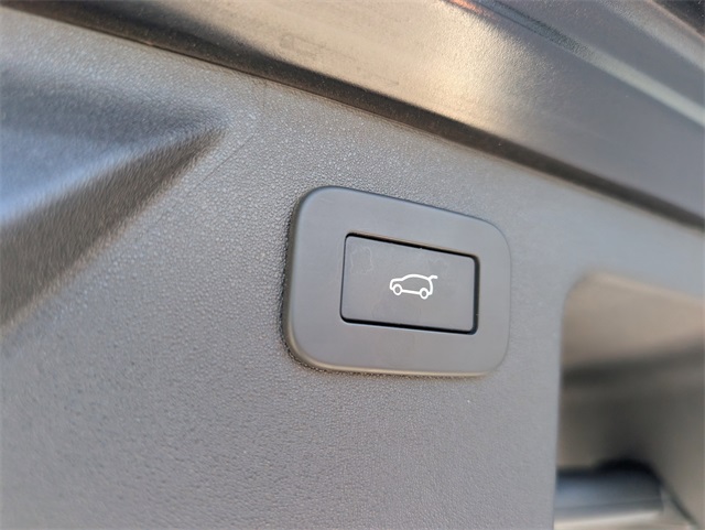 2024 Land Rover Discovery Sport SE photo 7
