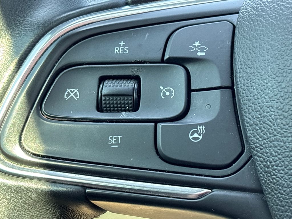 2022 Buick Envision Essence photo 32