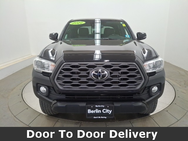 2022 Toyota Tacoma TRD Off-Road photo 2