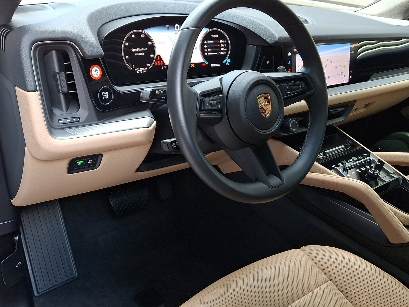 2025 Porsche Cayenne photo 4