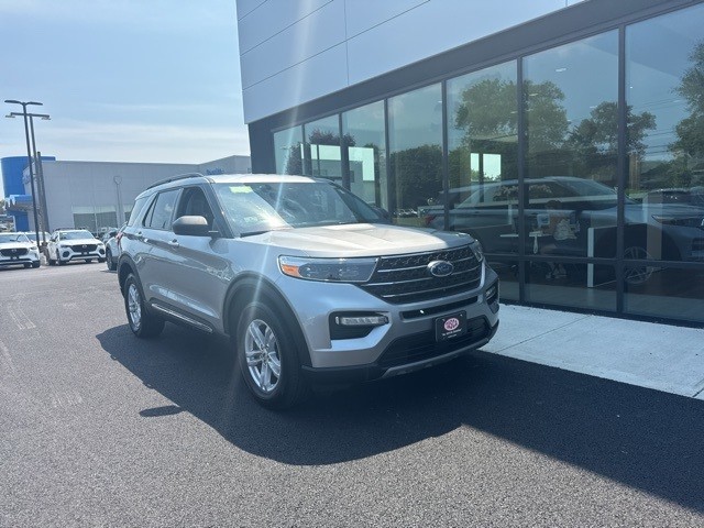 2022 Ford Explorer XLT's photo