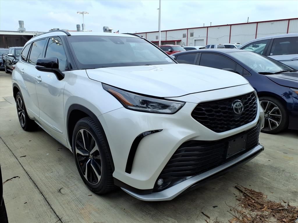 2021 Toyota Highlander XSE's photo
