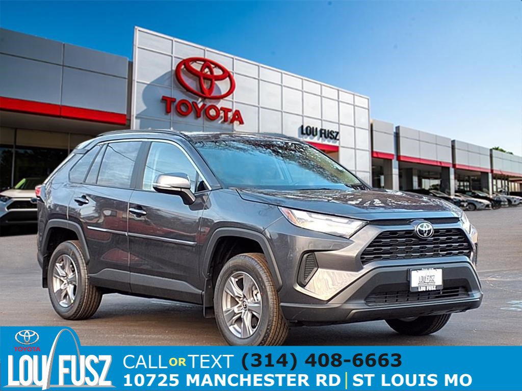 2025 Toyota RAV4 XLE's photo