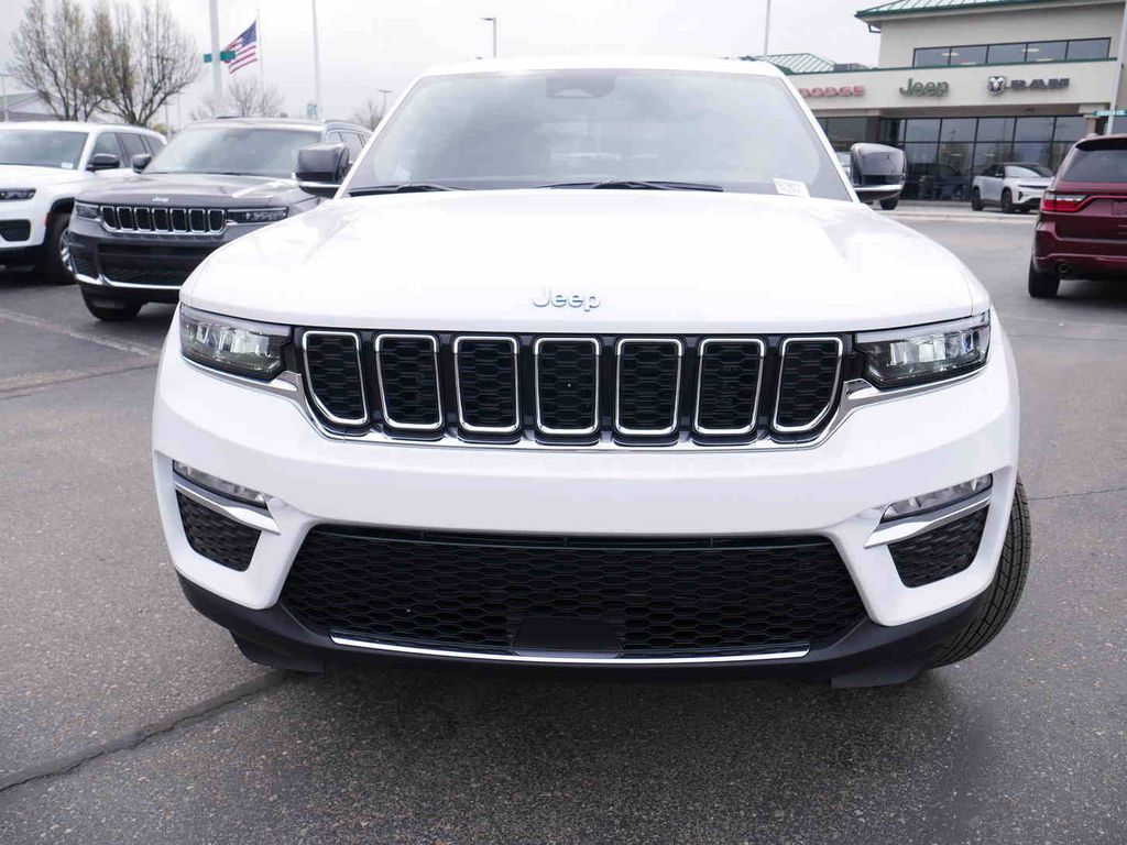 2025 Jeep Cherokee 4xe photo 2