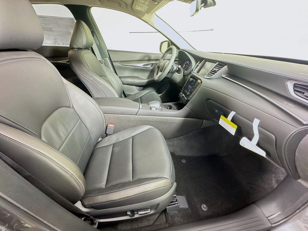 2025 Infiniti QX50 Luxe photo 28