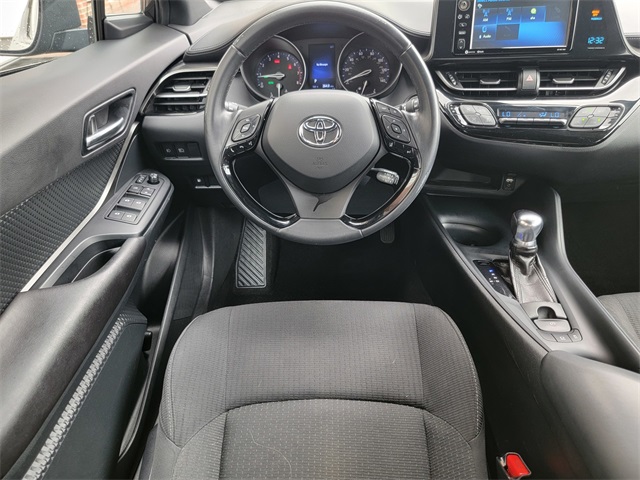 2018 Toyota C-HR XLE photo 22