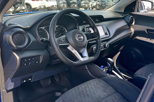 2022 Nissan Kicks S photo 16