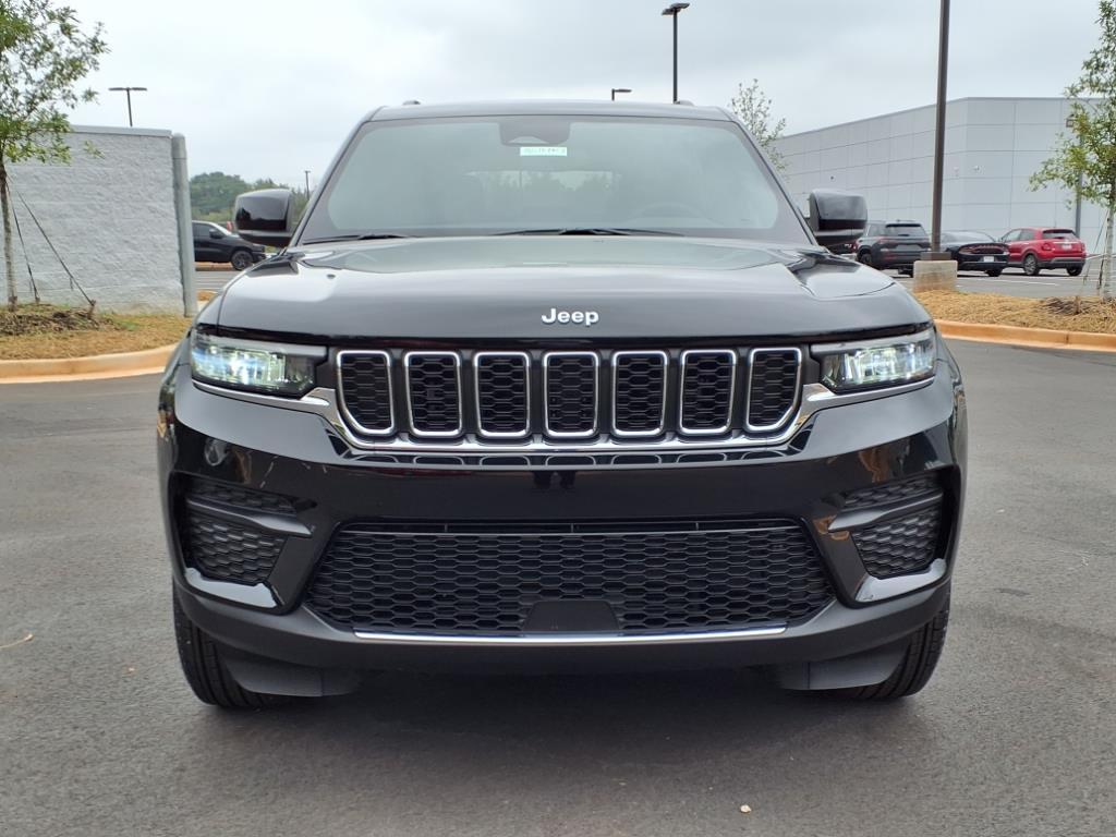 2024 Jeep Grand Cherokee Laredo X photo 2