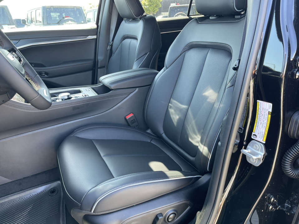 2025 Jeep Wagoneer S Limited photo 14