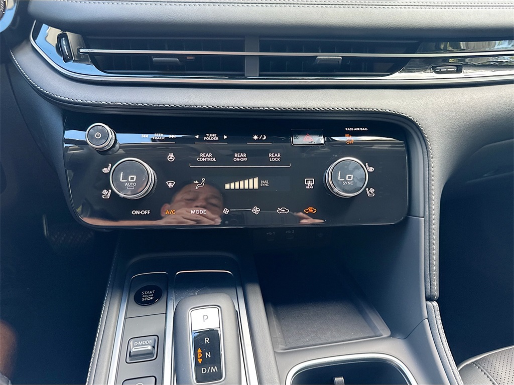 2026 Infiniti QX60 Luxe photo 16