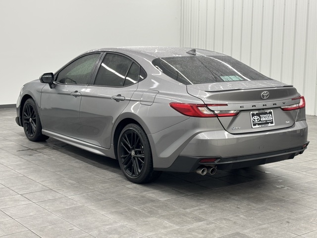 2025 Toyota Camry SE photo 4