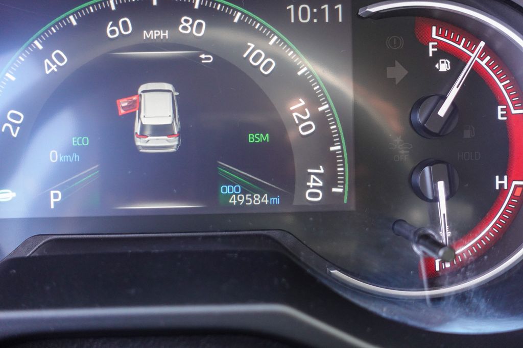 2023 Toyota RAV4 XLE photo 14