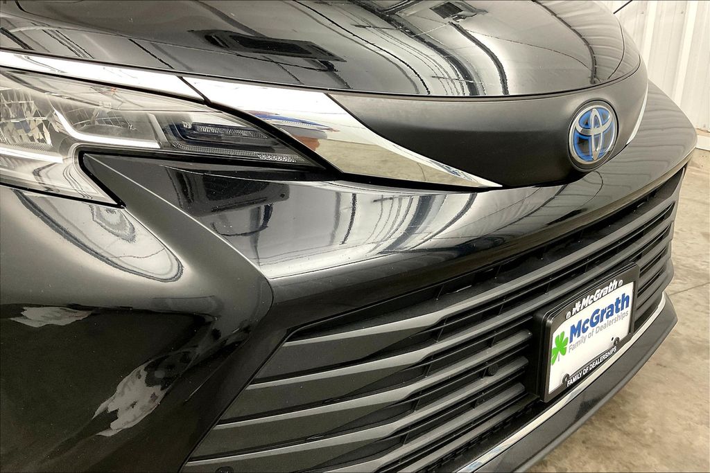 2023 Toyota Sienna XLE photo 27
