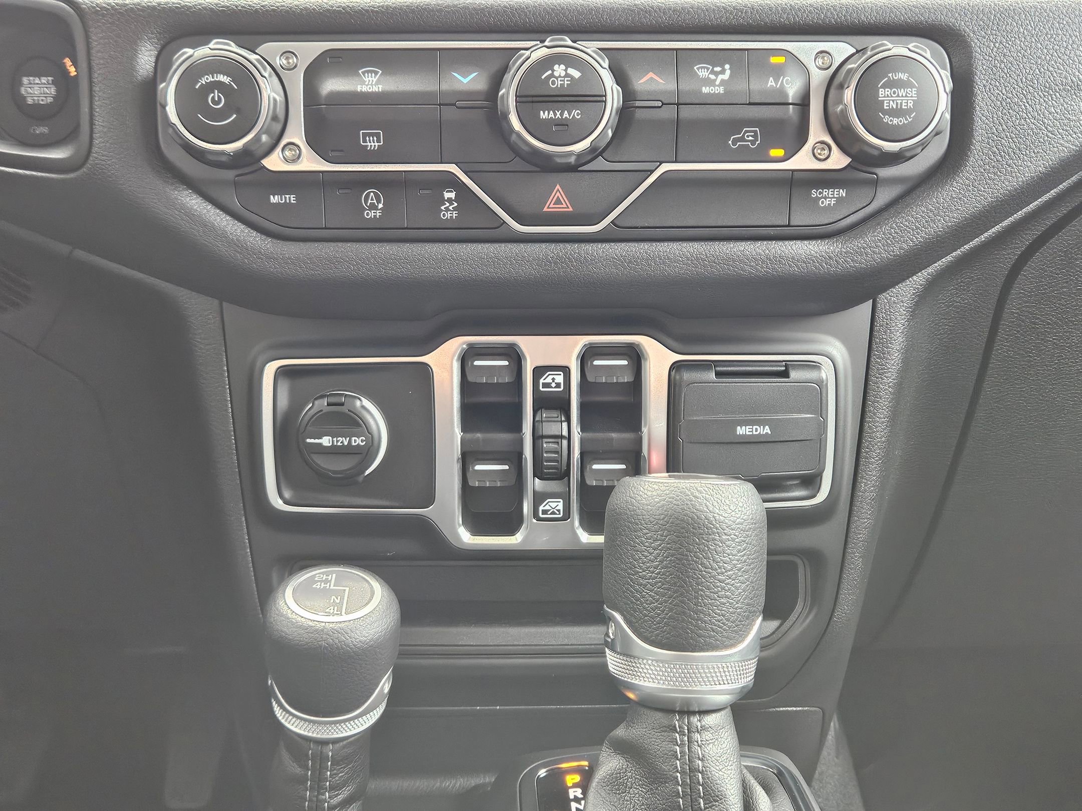 2025 Jeep Wrangler Sport S photo 12