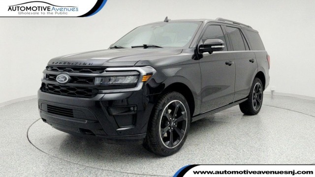 2023 Ford Expedition Limited's photo