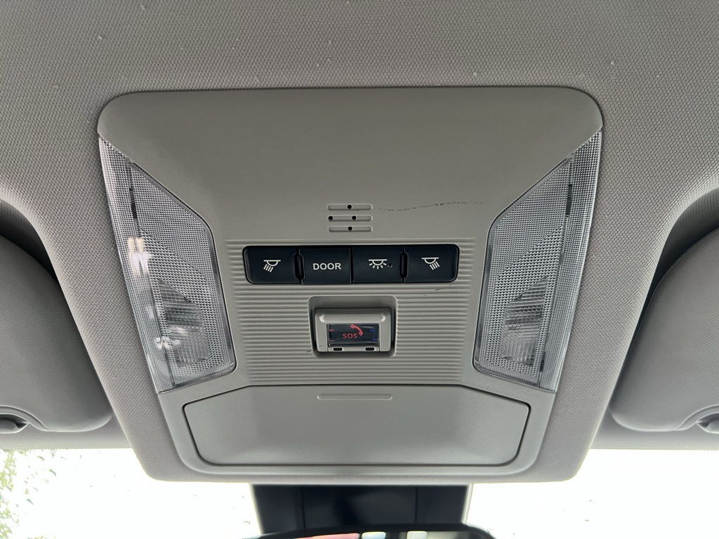 2021 Toyota RAV4 Hybrid LE photo 21