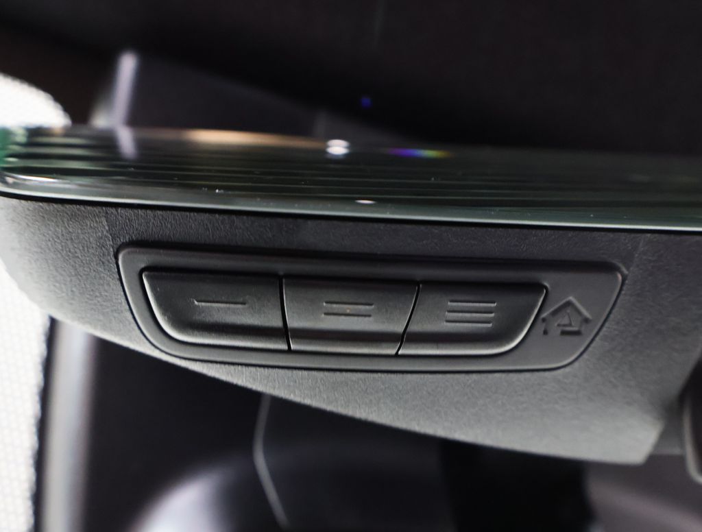2024 Toyota Corolla Cross Hybrid XSE photo 10