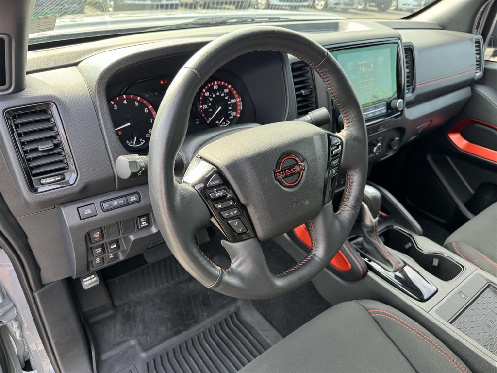 2023 Nissan Frontier PRO-4X photo 2