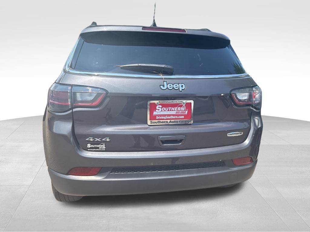 2024 Jeep Compass Latitude Lux photo 15