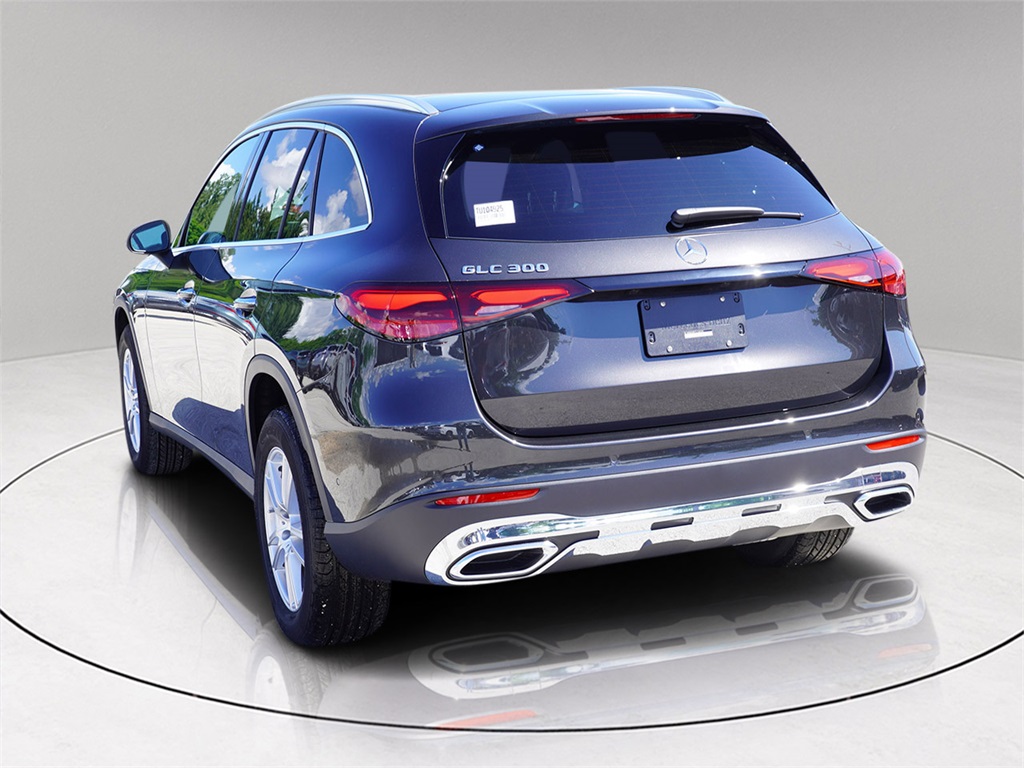 2026 Mercedes Benz GLC 300 photo 2