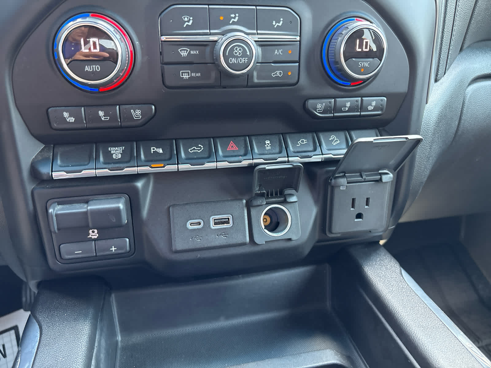 2020 Chevrolet Silverado 2500HD LTZ photo 20