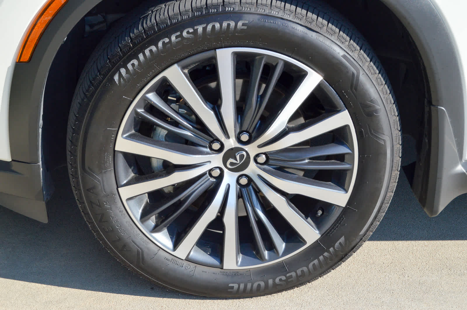 2025 Infiniti QX60 Autograph photo 9