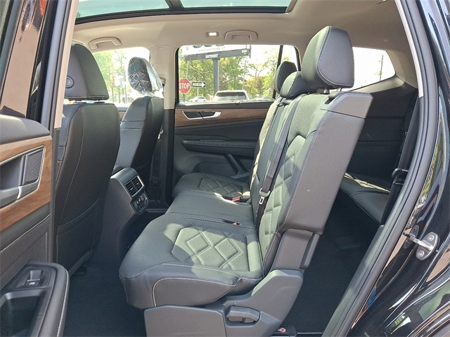 2026 Volkswagen Atlas SE Technology photo 3