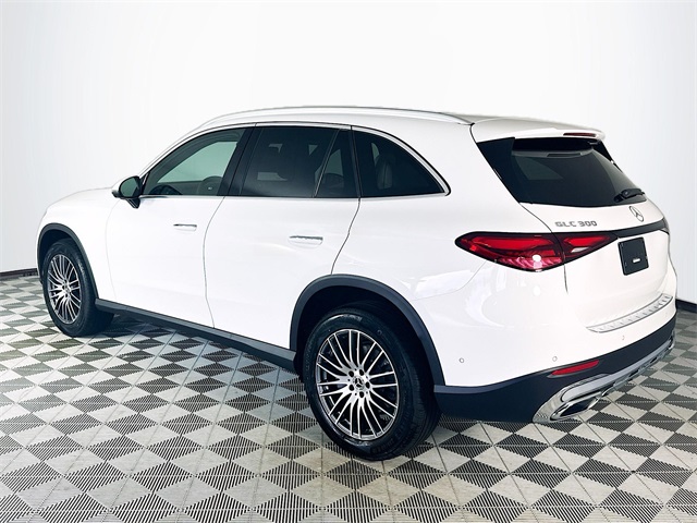 2026 Mercedes Benz GLC 300 photo 4