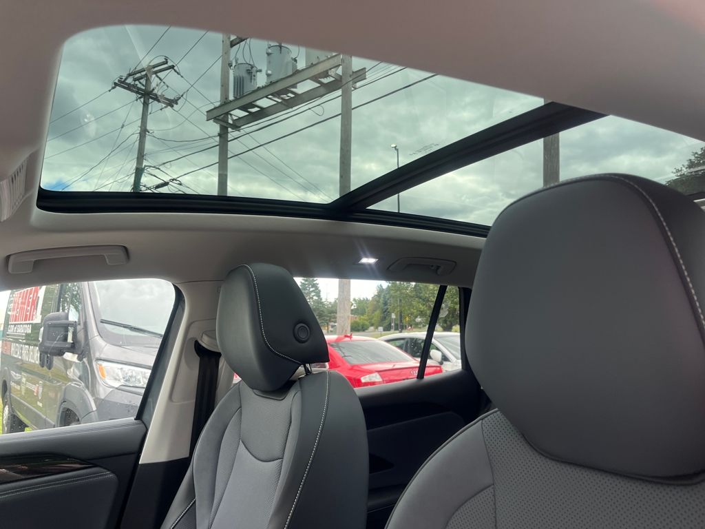 2025 Volkswagen Tiguan SE photo 17