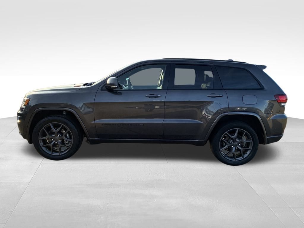 2021 Jeep Grand Cherokee Anniversary Edition photo 2