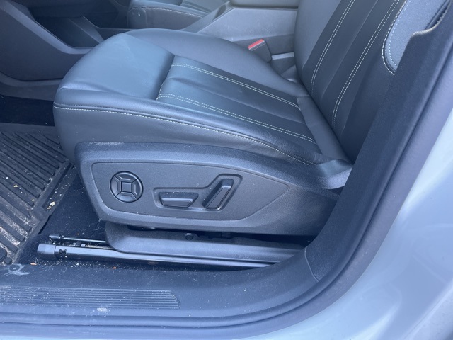 2024 Audi Q4 E-tron Premium photo 10
