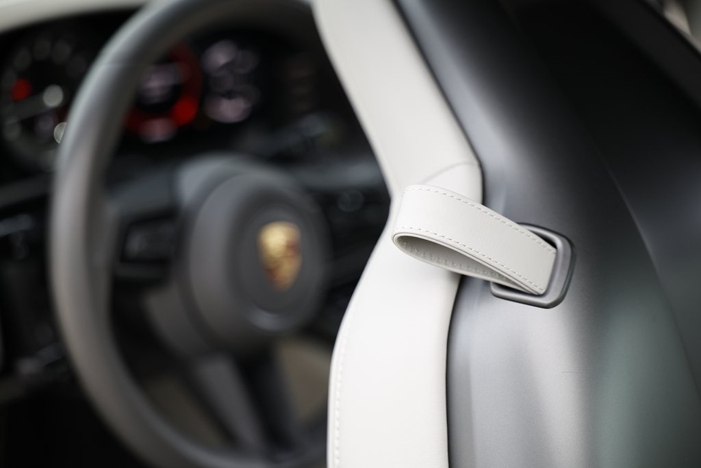 2024 Porsche 911 T 4 photo 27